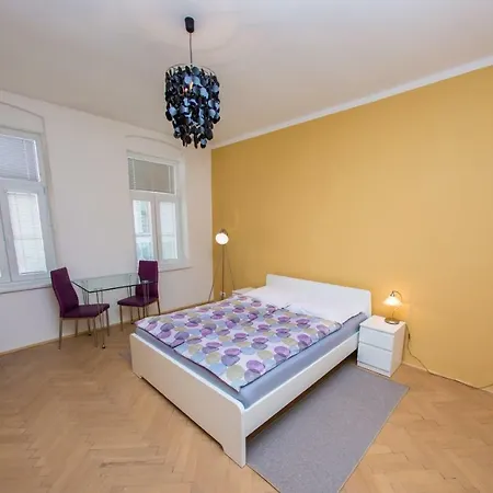 Apartment Apartman Zeyerova 9