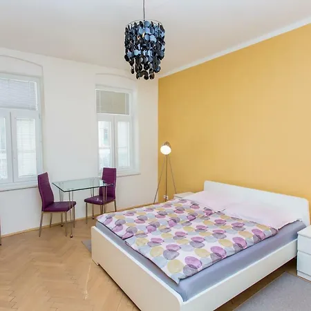 Appartement Apartman Zeyerova 9